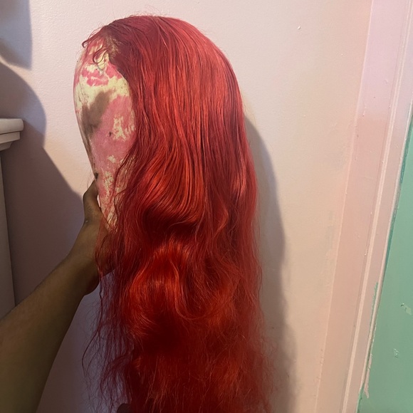 Red wig - Picture 4 of 6
